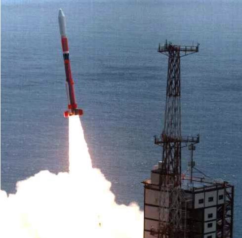 Start nosné rakety s družicí Yohkoh