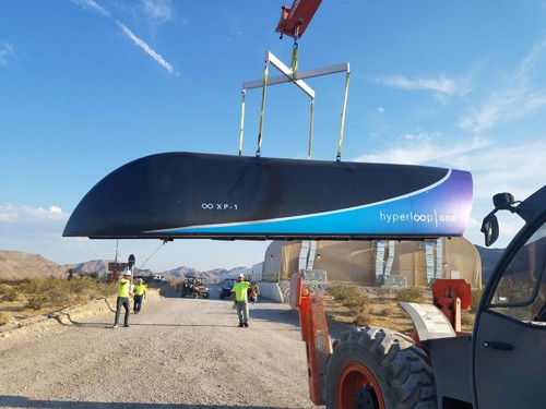 Hyperloop - kapsle pro budoucí dopravu