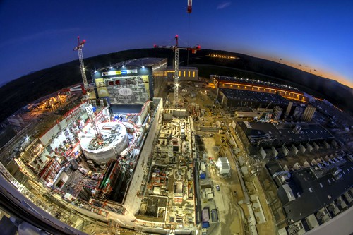 Stav stavby tokamaku ITER v prosinci 2018