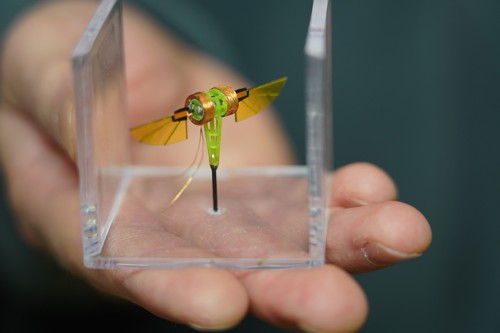 Nejmenší robot o velikosti hmyzu vyrobený na Purduově univerzitě
