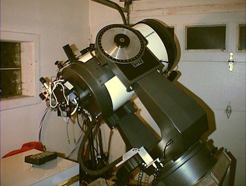 Dalekohled Meade o průměru 40 cm, kterým byla v amatérských podmínkách detekována exoplaneta