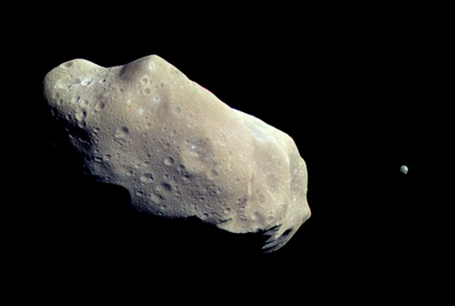 Planetka Ida s měsícem Daktylem Planetka Ida s měsícem Daktylem
