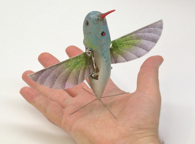 První vyzvědačský robotický ptáček na dlani – nanokolibřík