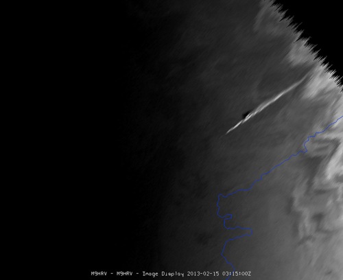 Stopa bolidu zachycená meteorologickou družicí Meteosat 10