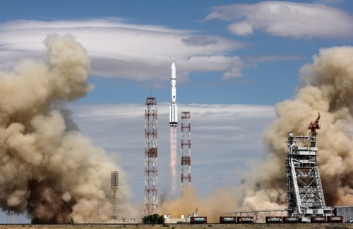 Start rakety Proton M vypadal na první chvíli normálne...