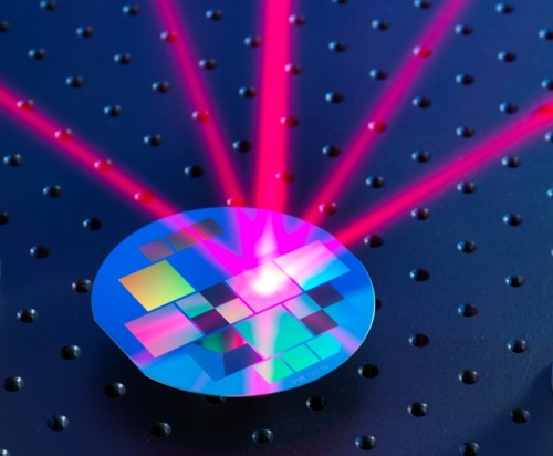 Speciální čip pro rozštěpěnéí laserového paprsku