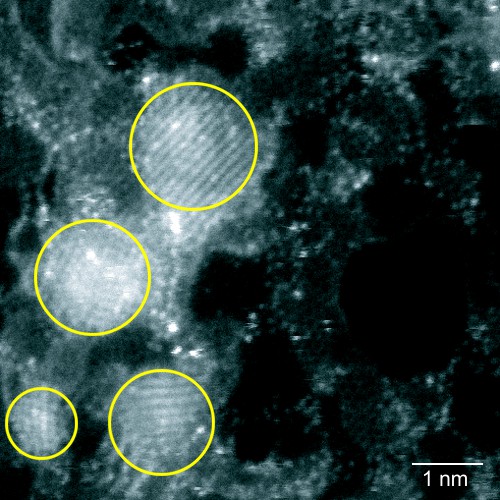 Čtyři nanodiamanty v meteoritu Marchison