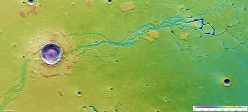 Výškový snímek oblasti Hephaestus Fossae v nepravých barvách