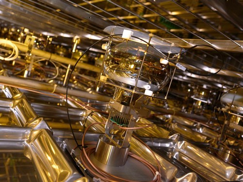 Vnitřní část detektoru ProtoDUNE v CERNu