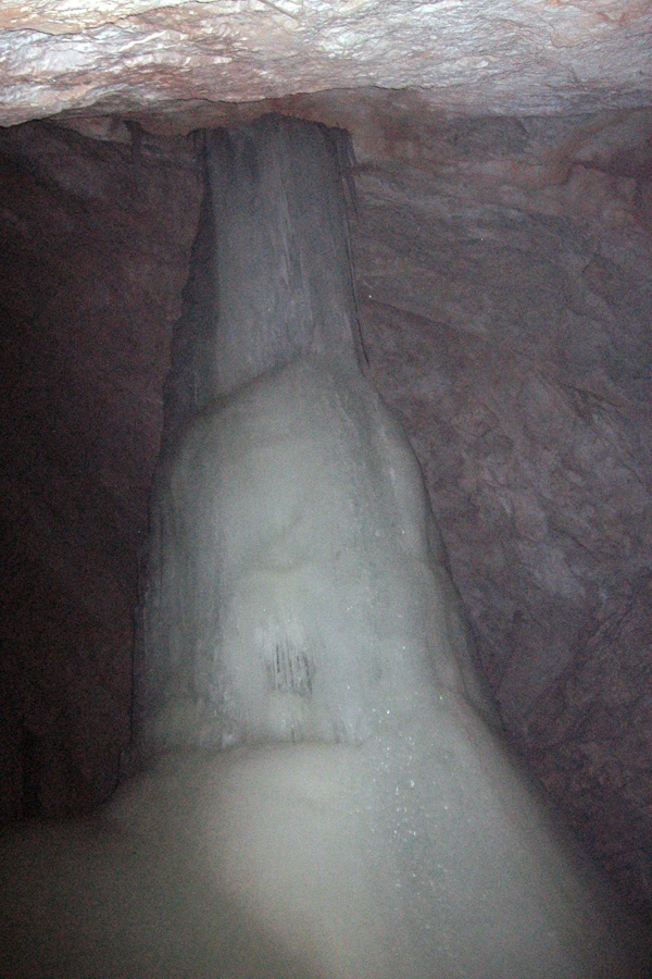 Ledov sloup v jeskyni Eisriesenwelt